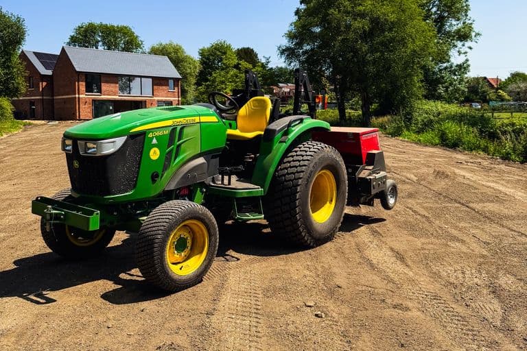 John Deere 4066M and Speedseed 1500